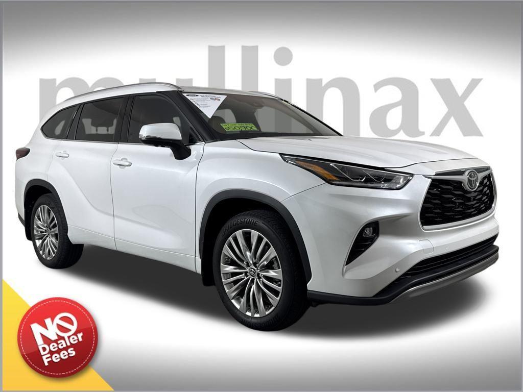 used 2024 Toyota Highlander car, priced at $50,900