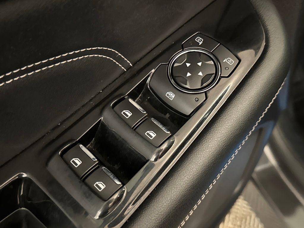 used 2015 Ford Edge car, priced at $11,900