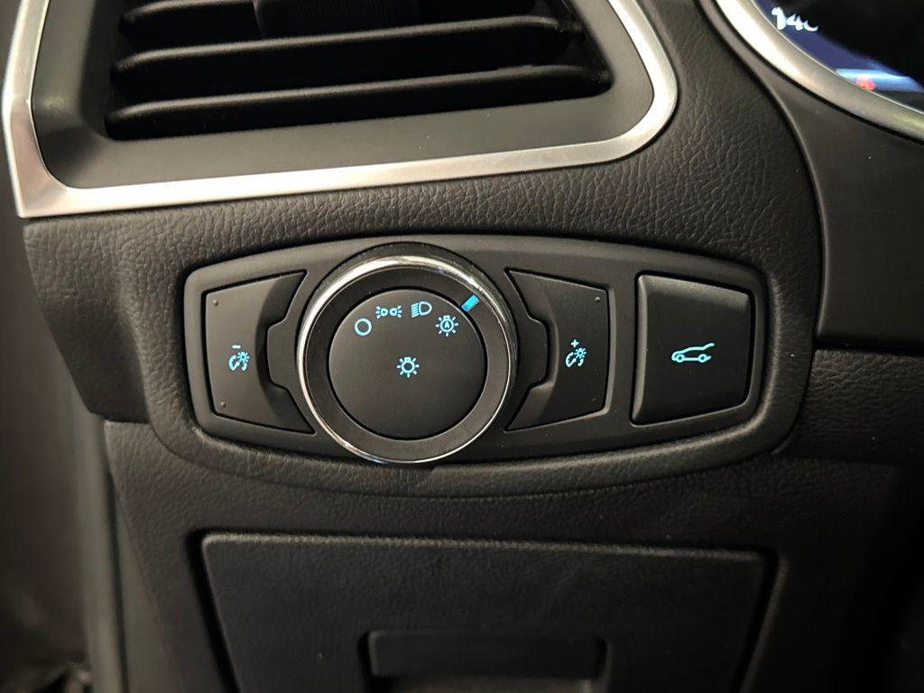 used 2015 Ford Edge car, priced at $11,900