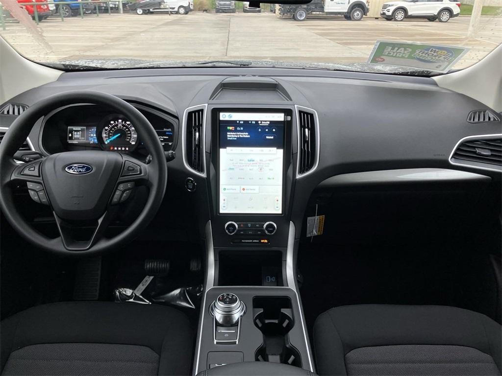 new 2024 Ford Edge car, priced at $33,592