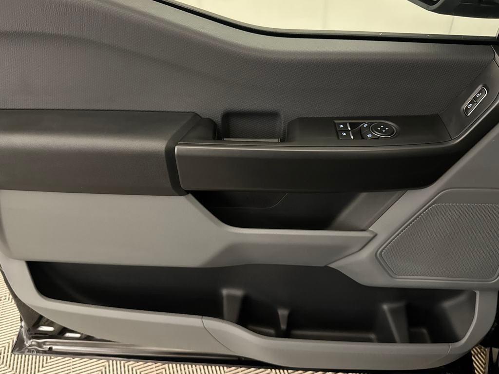 new 2025 Ford F-150 car, priced at $33,782