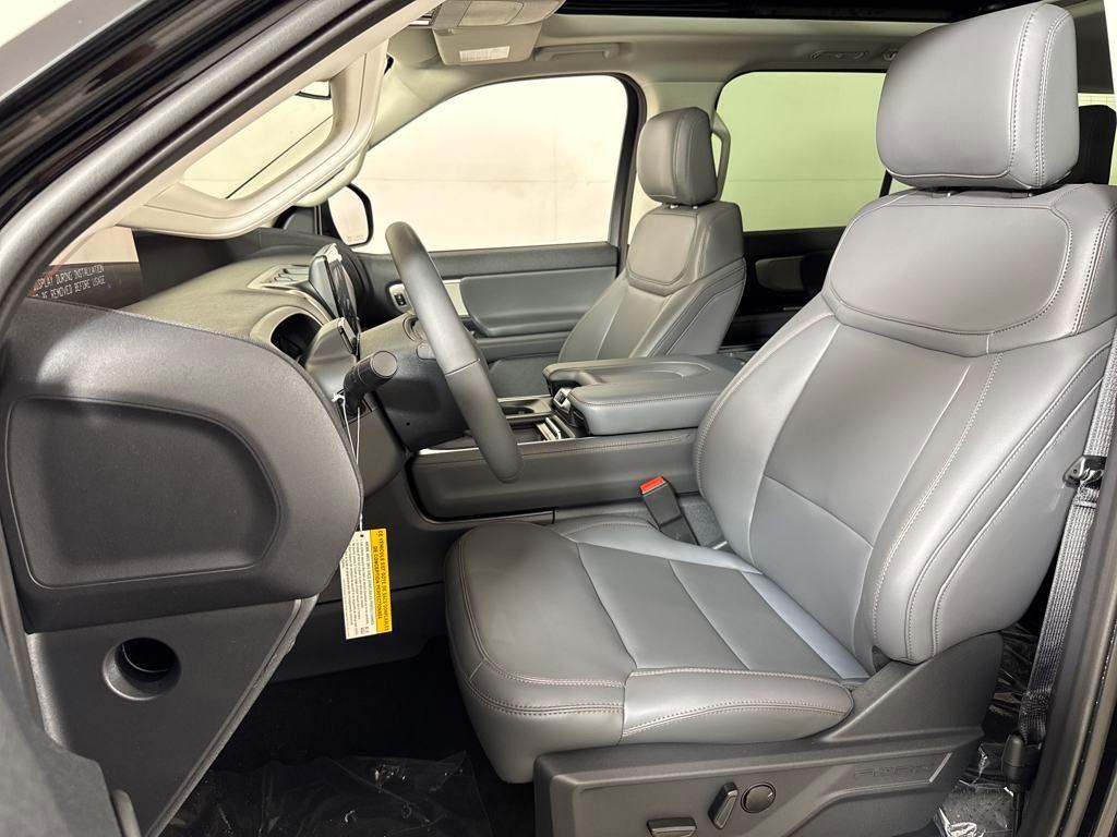 new 2025 Ford Expedition Max car, priced at $69,518