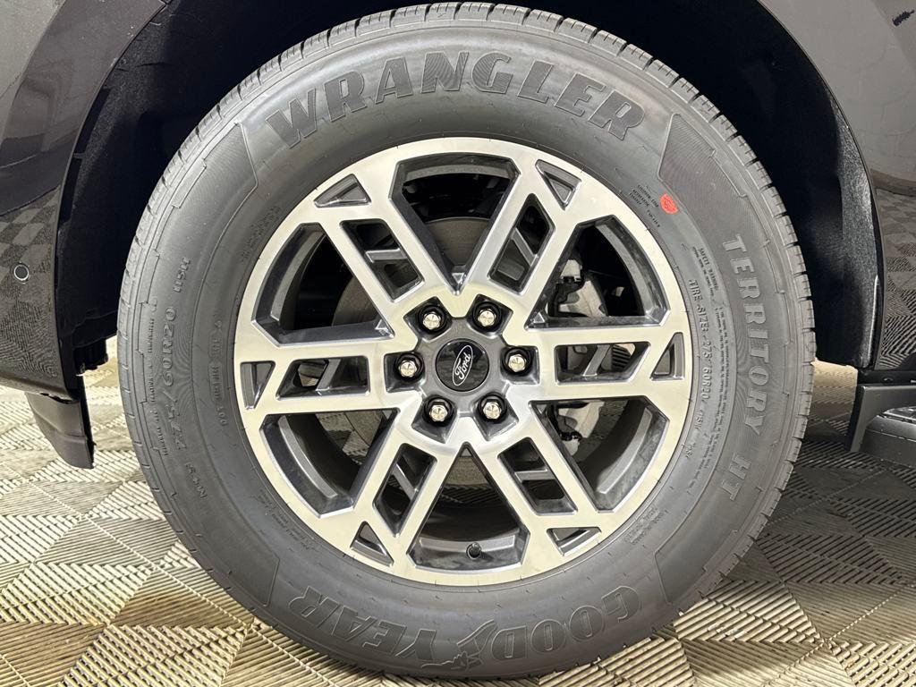 new 2025 Ford Expedition Max car, priced at $69,518