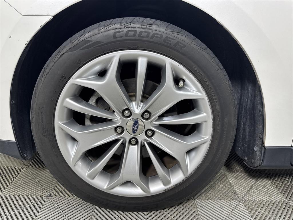 used 2015 Ford Taurus car, priced at $7,900