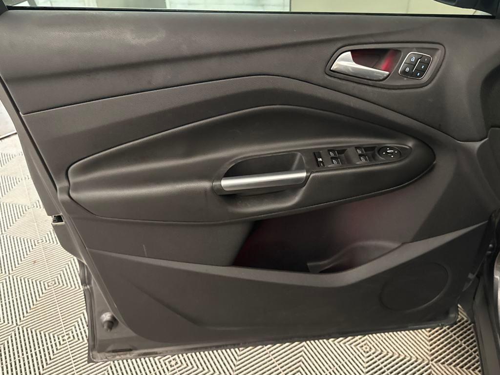 used 2013 Ford Escape car, priced at $9,500