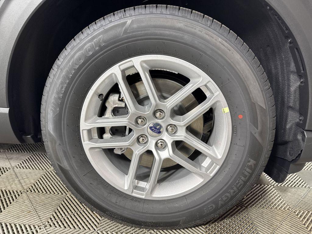 new 2025 Ford Explorer car, priced at $38,543