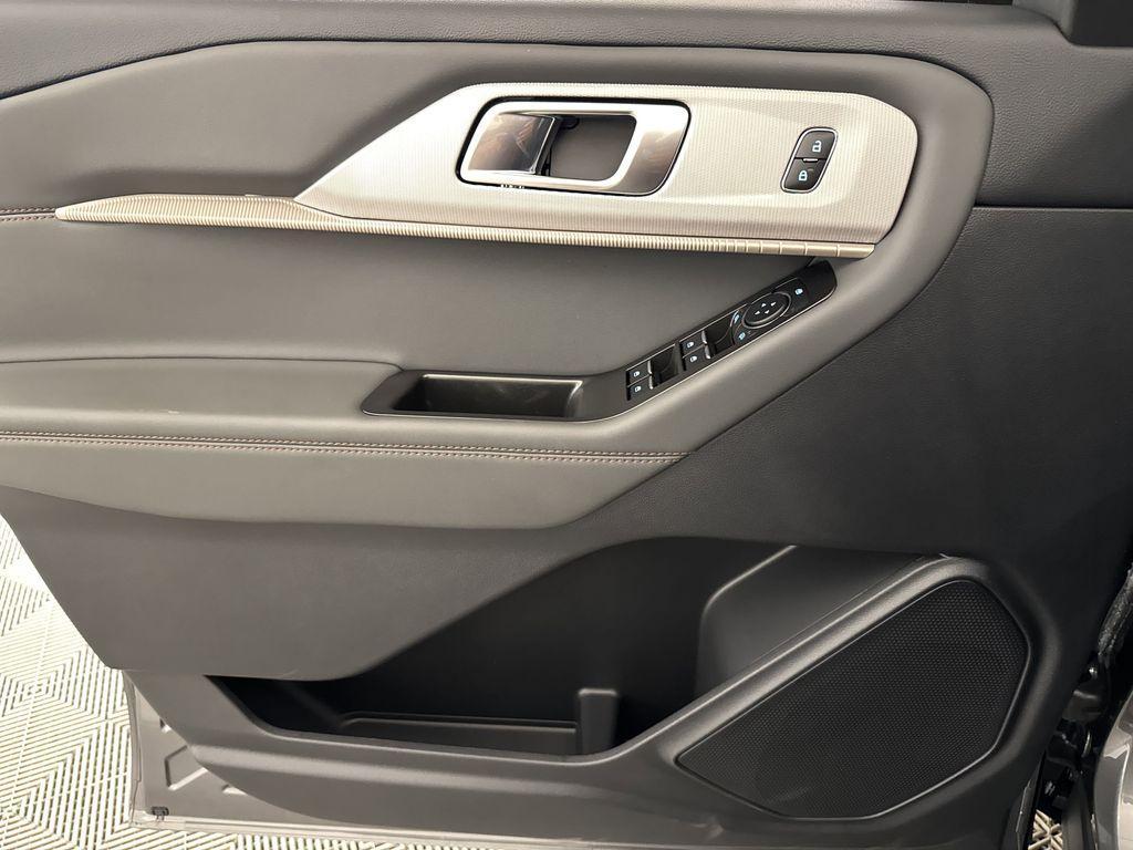 new 2025 Ford Explorer car, priced at $38,543