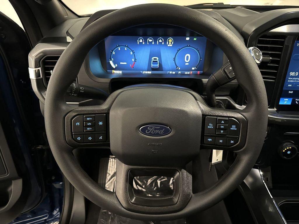 new 2025 Ford F-150 car, priced at $39,702