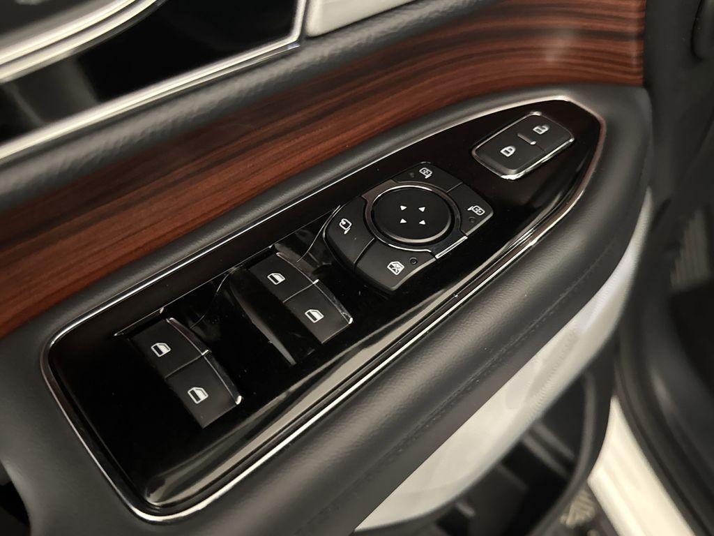 used 2024 Lincoln Navigator car, priced at $82,900