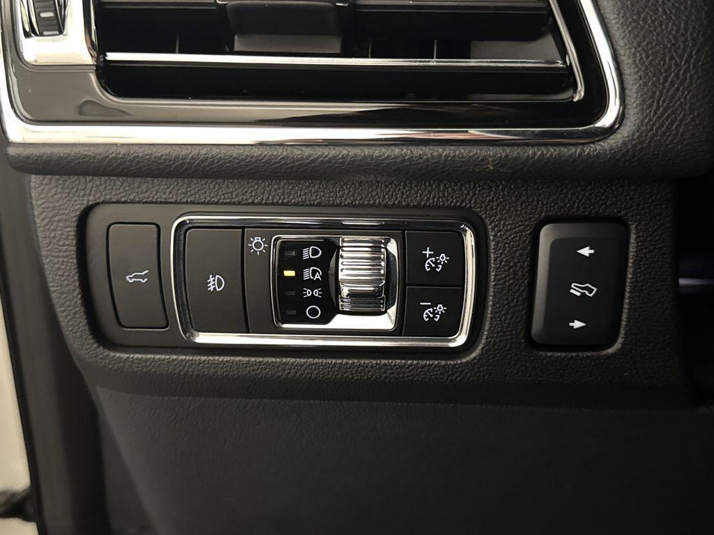 used 2024 Lincoln Navigator car, priced at $82,900