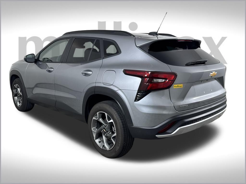 used 2025 Chevrolet Trax car, priced at $22,900
