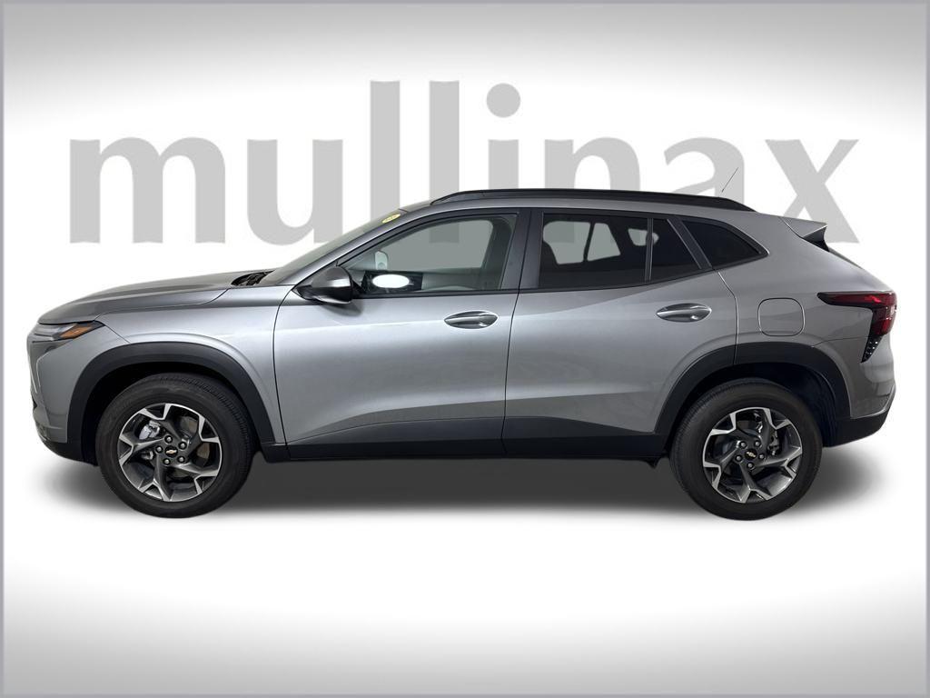 used 2025 Chevrolet Trax car, priced at $22,900