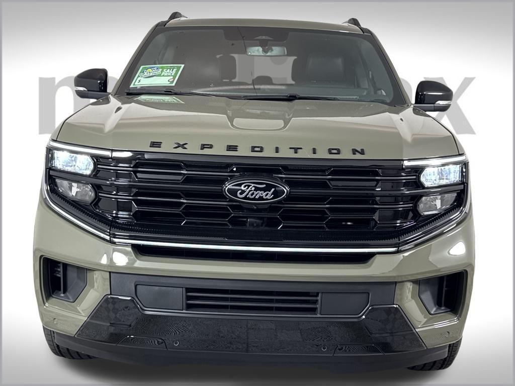 new 2025 Ford Expedition car, priced at $78,452