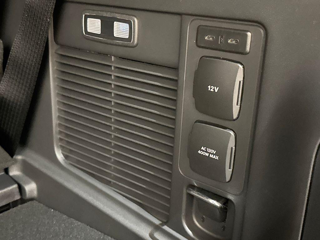 new 2025 Ford Expedition car, priced at $78,452