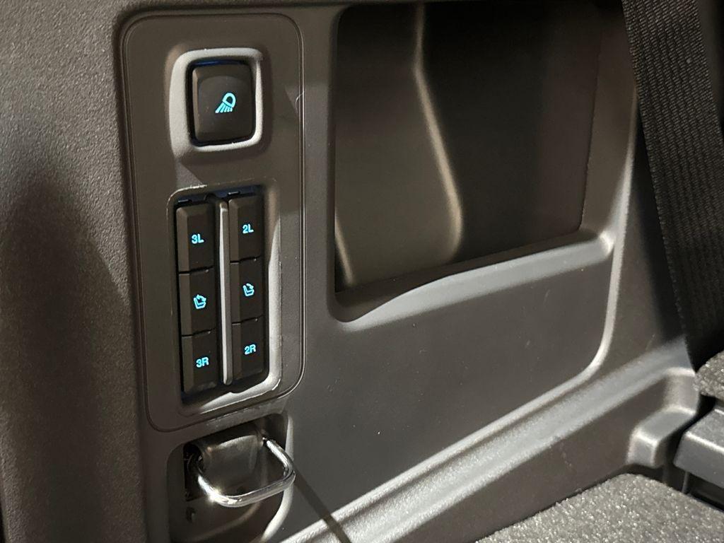 new 2025 Ford Expedition car, priced at $78,452
