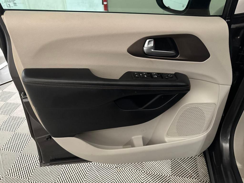used 2017 Chrysler Pacifica car, priced at $9,900