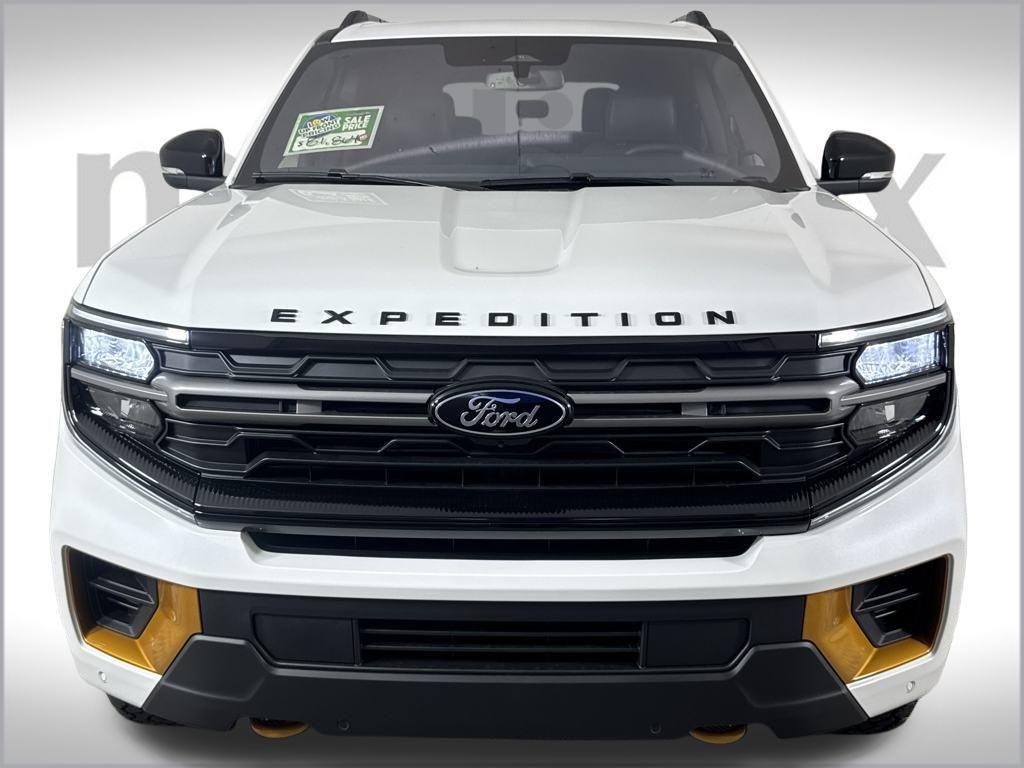 new 2025 Ford Expedition car, priced at $81,864