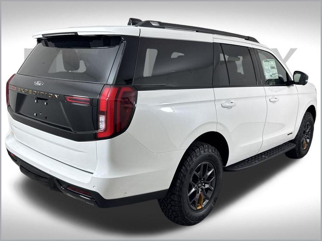 new 2025 Ford Expedition car, priced at $81,864