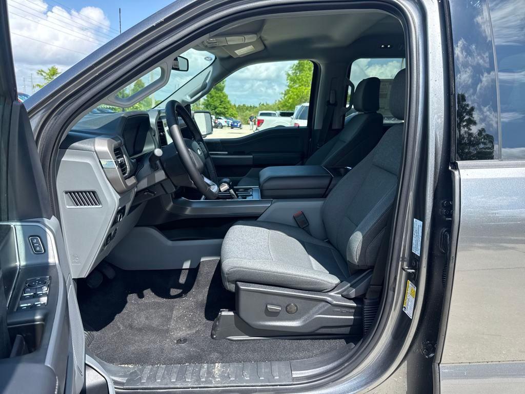 new 2025 Ford F-150 Lightning car, priced at $52,780