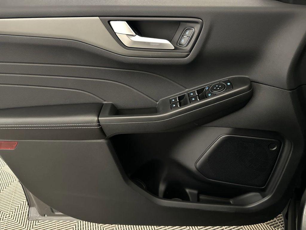 new 2025 Ford Escape car, priced at $33,148