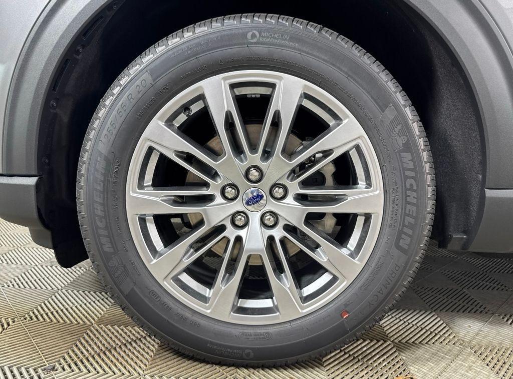 new 2025 Ford Explorer car, priced at $51,347