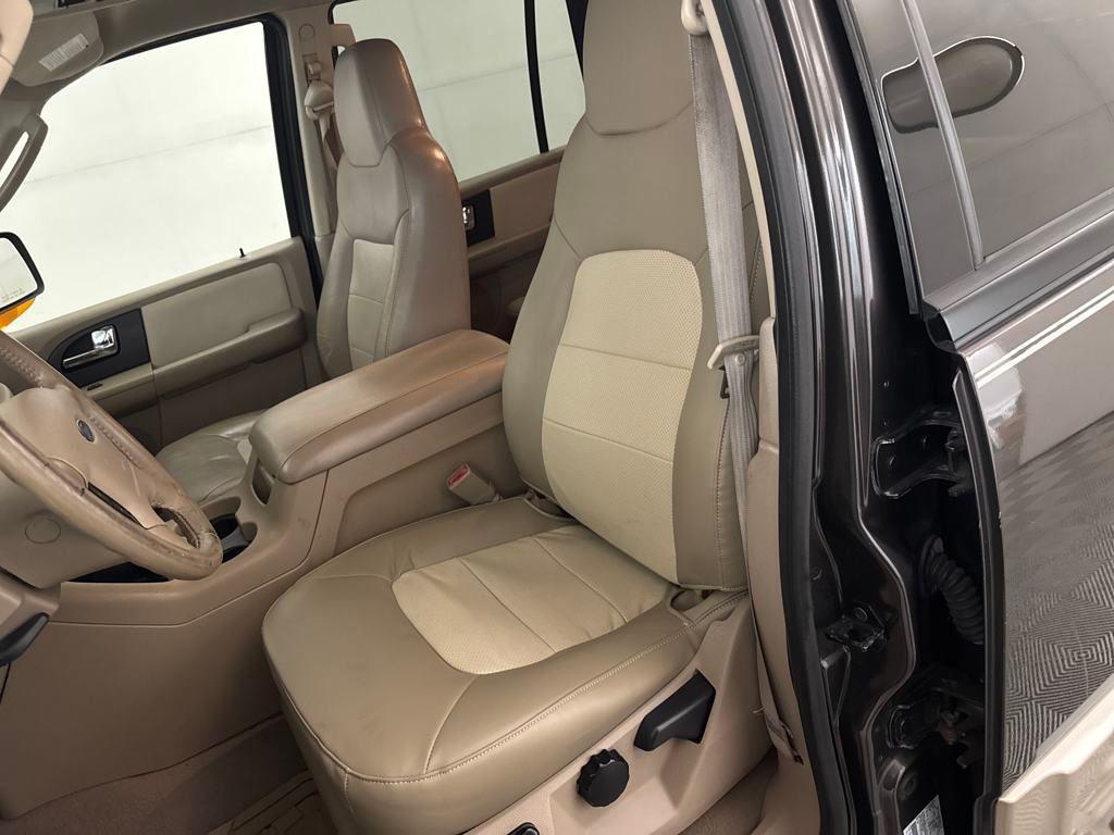 used 2006 Ford Expedition car, priced at $6,900