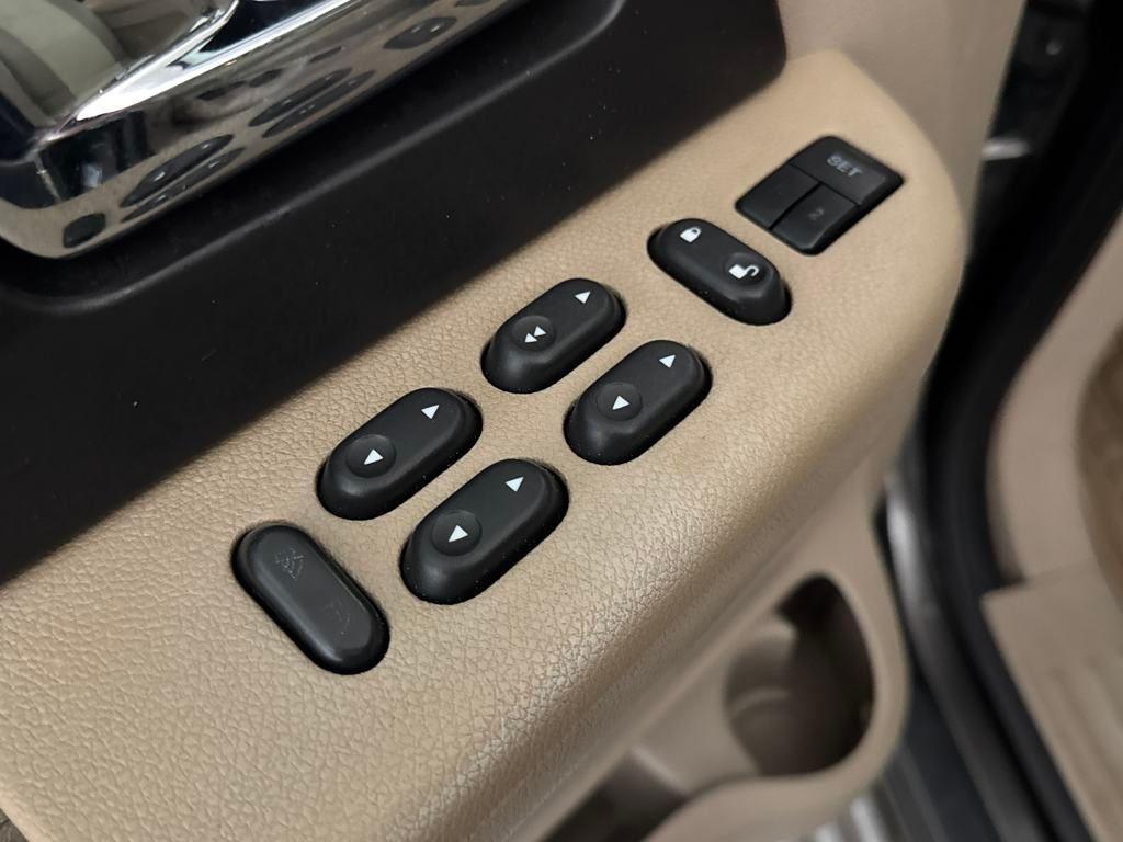 used 2006 Ford Expedition car, priced at $6,900
