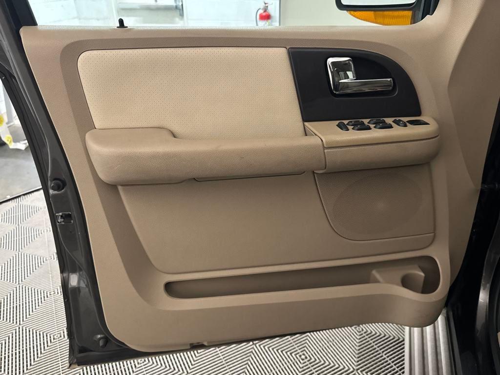 used 2006 Ford Expedition car, priced at $6,900