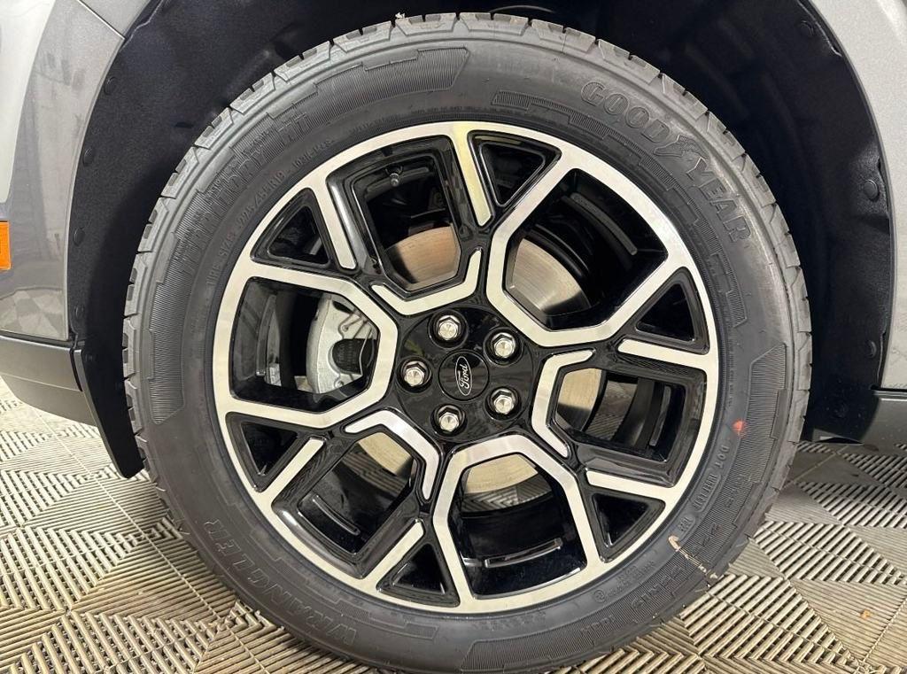 new 2025 Ford Maverick car, priced at $38,226