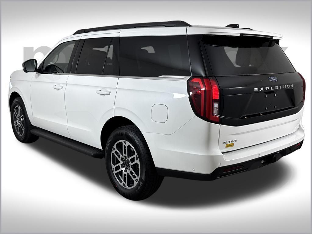 new 2025 Ford Expedition car, priced at $66,807