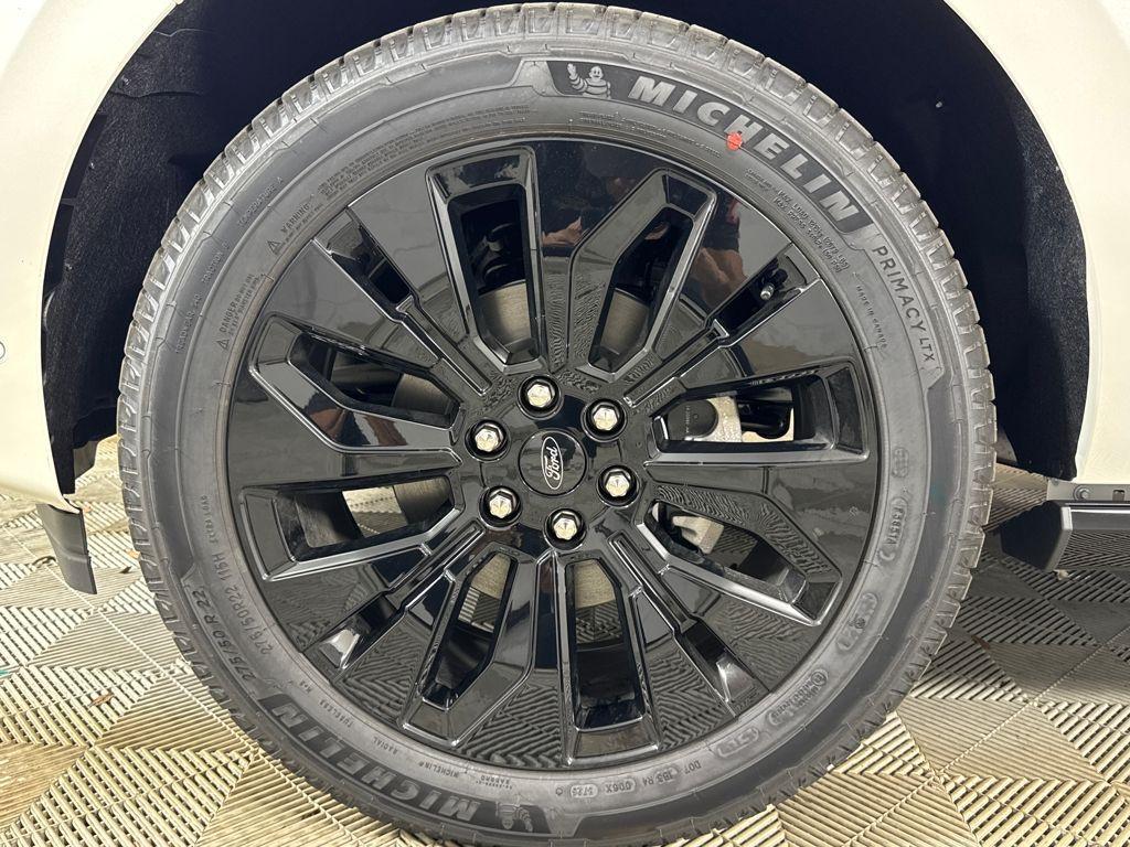 new 2025 Ford Expedition car, priced at $79,387