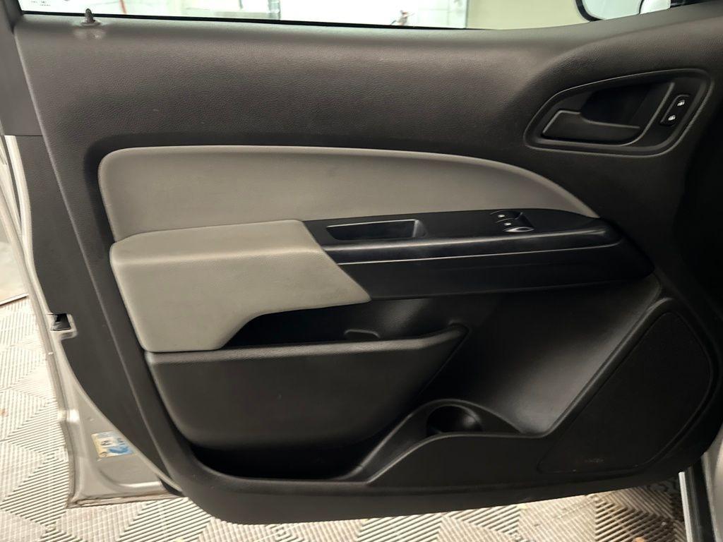 used 2015 Chevrolet Colorado car, priced at $11,900