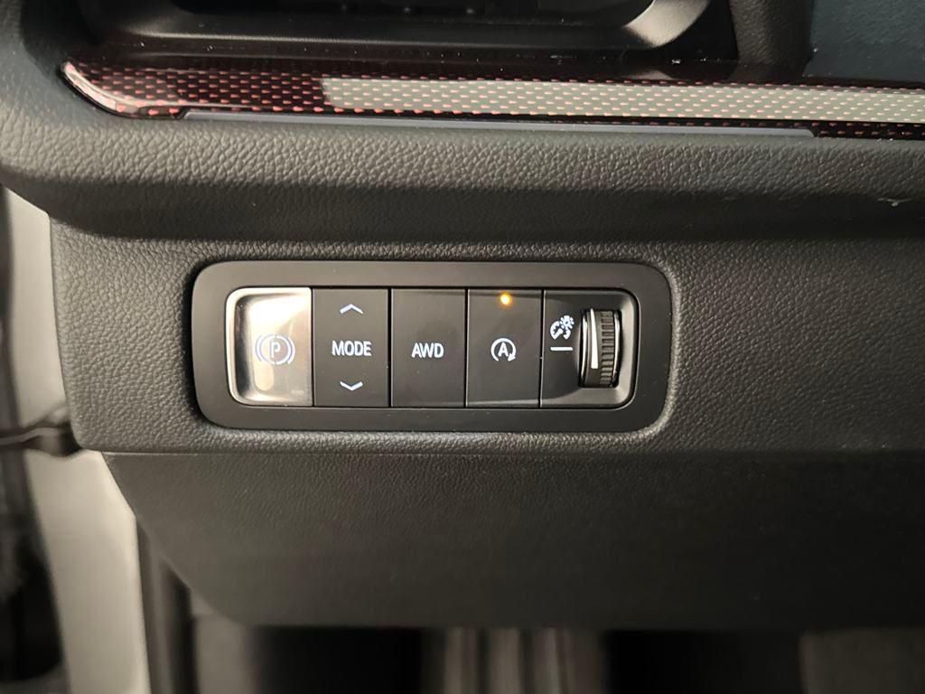 used 2024 Chevrolet Traverse car, priced at $42,900