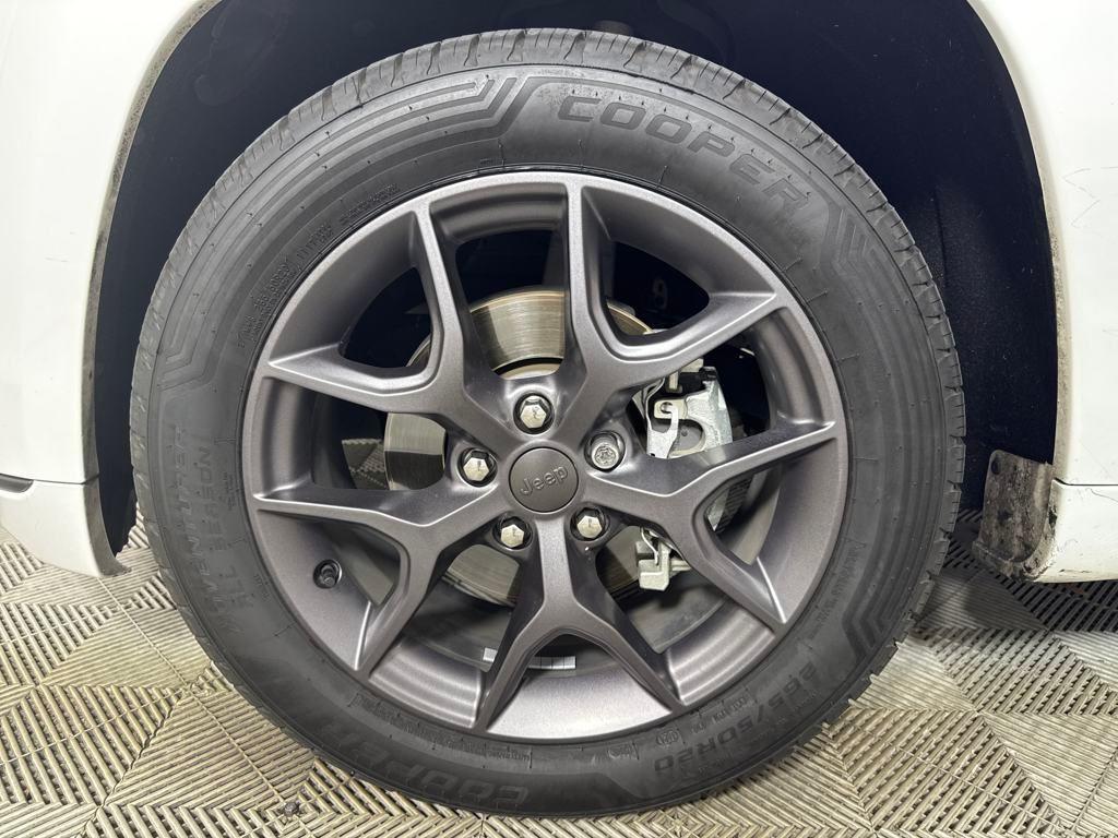 used 2020 Jeep Grand Cherokee car, priced at $15,750