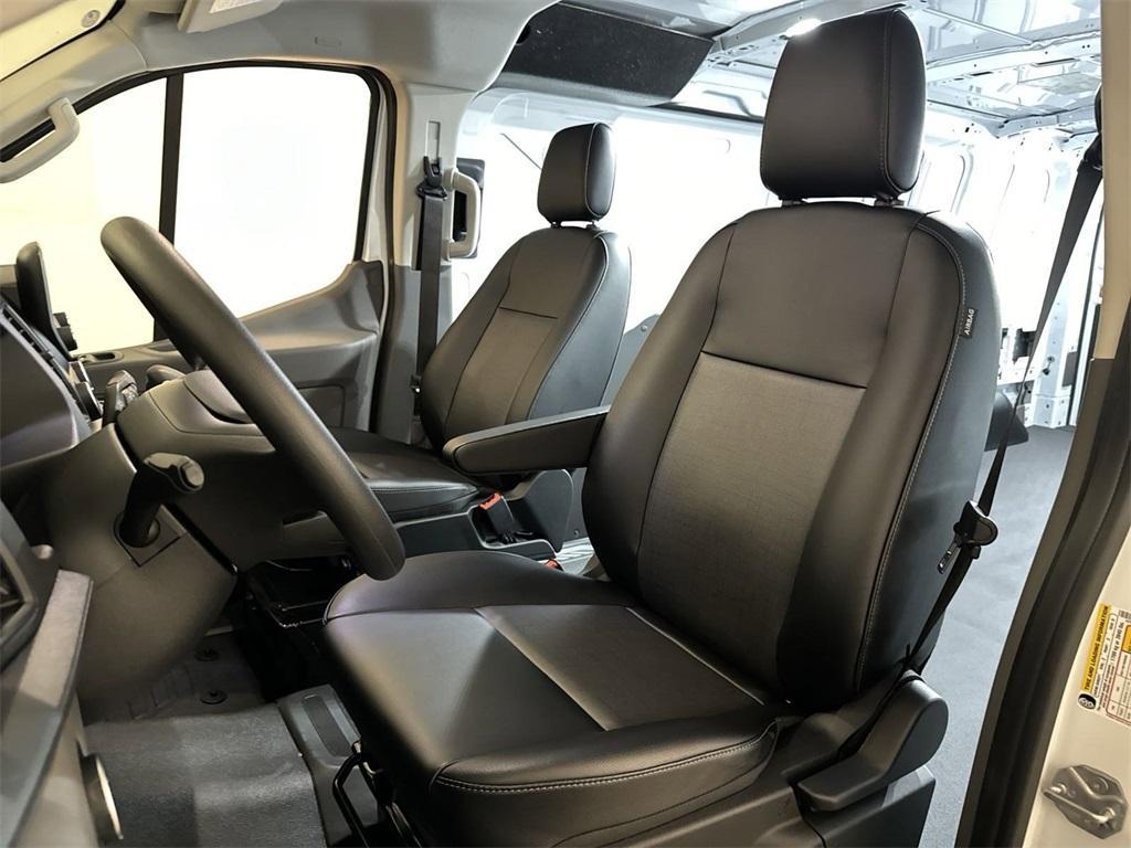 new 2024 Ford Transit-250 car