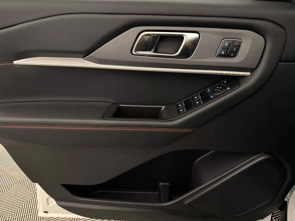 new 2025 Ford Explorer car, priced at $54,253