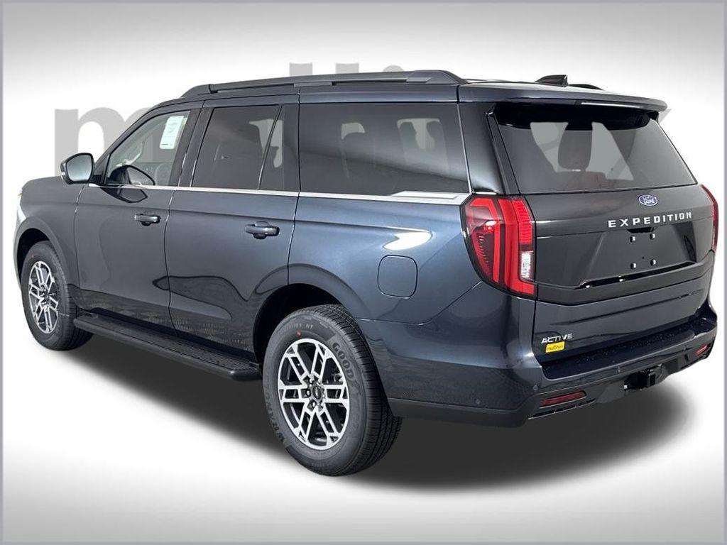 new 2025 Ford Expedition car, priced at $66,653