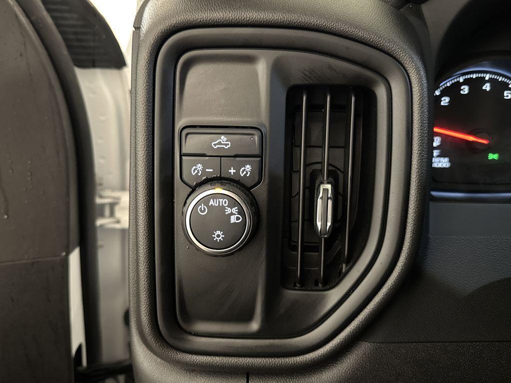 used 2024 Chevrolet Silverado 1500 car, priced at $33,900