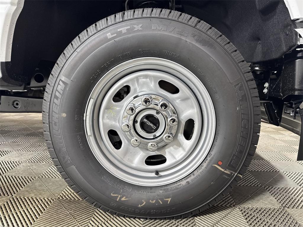 new 2025 Ford F-250 car, priced at $52,777