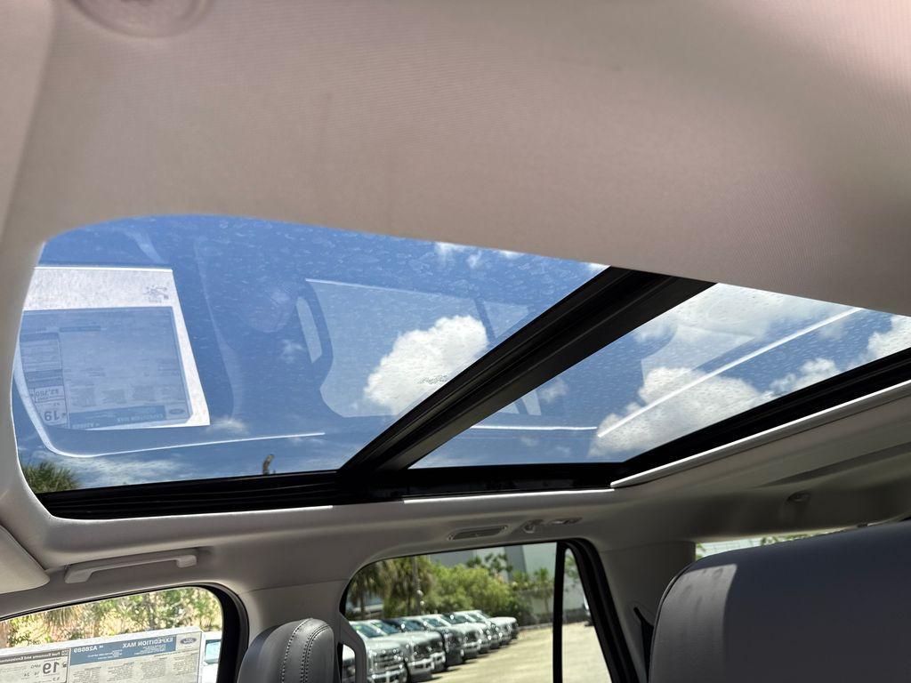new 2025 Ford Expedition Max car, priced at $70,053