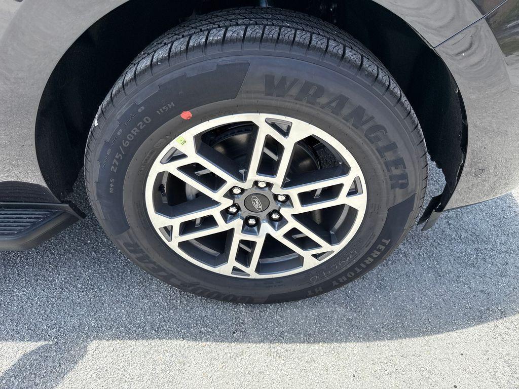 new 2025 Ford Expedition Max car, priced at $70,053