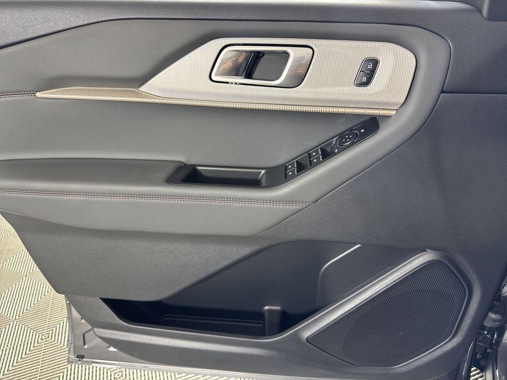 new 2025 Ford Explorer car, priced at $41,603