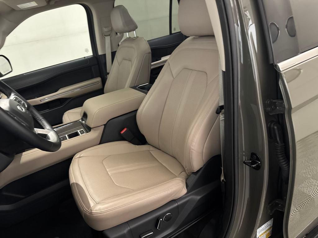 used 2024 Ford Expedition car, priced at $56,900