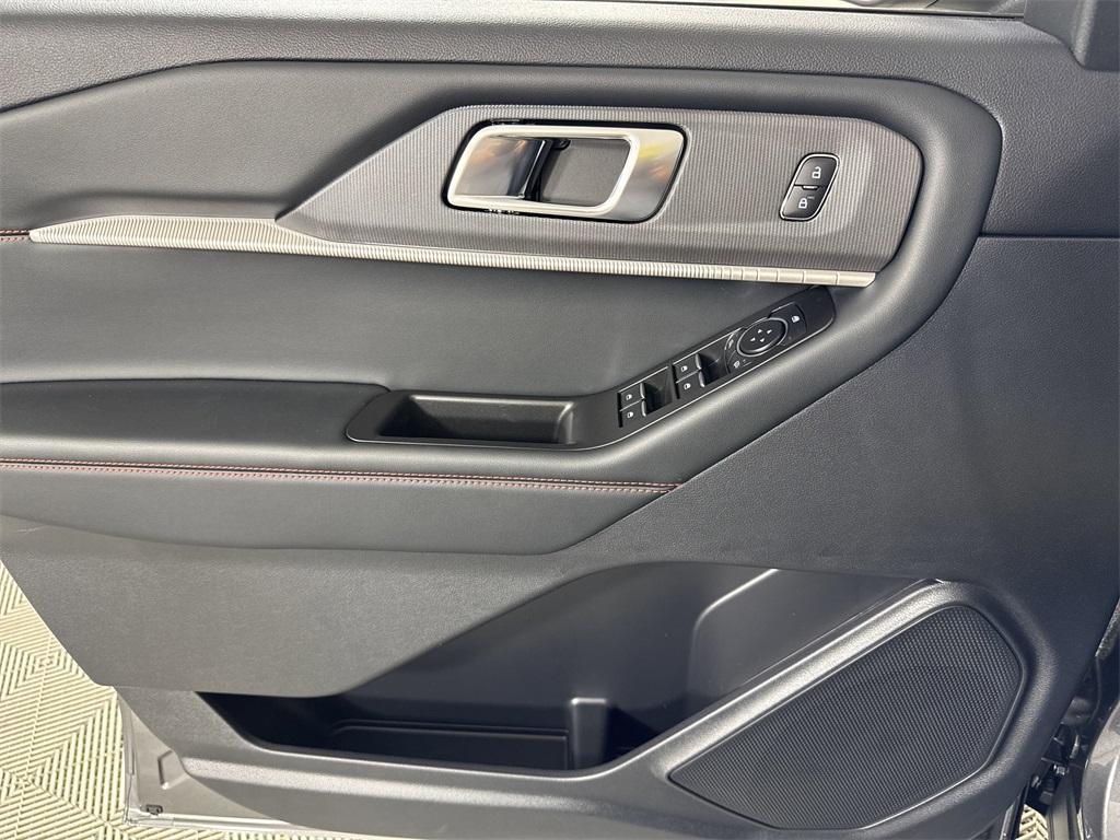 new 2025 Ford Explorer car, priced at $42,968
