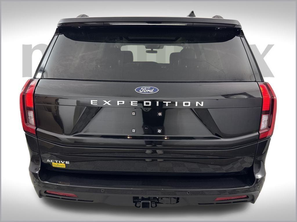 new 2025 Ford Expedition car, priced at $68,500