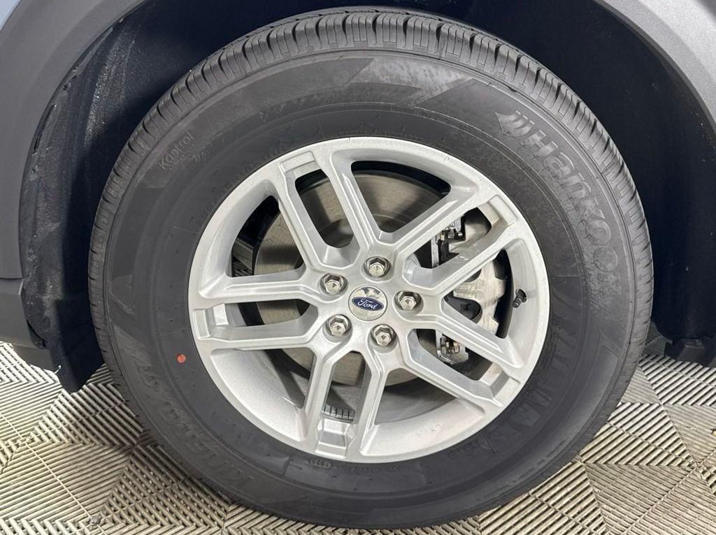 new 2025 Ford Explorer car, priced at $40,280