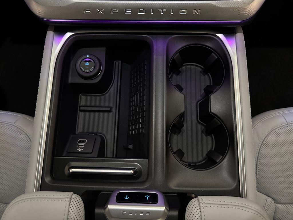 new 2025 Ford Expedition Max car, priced at $91,397