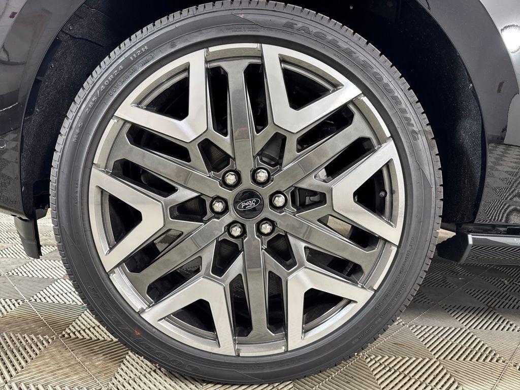 new 2025 Ford Expedition Max car, priced at $91,397