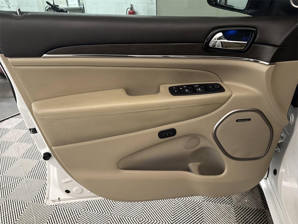 used 2021 Jeep Grand Cherokee car, priced at $27,900