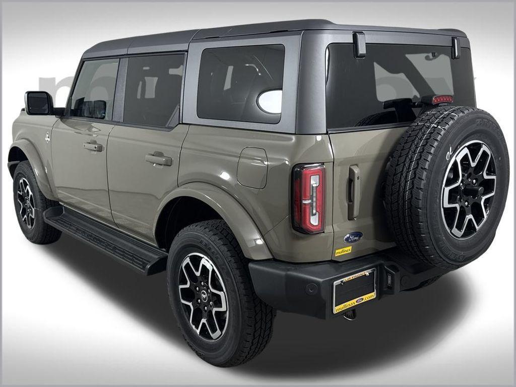 new 2025 Ford Bronco car, priced at $51,466